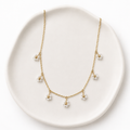 Collar Flores Blancas